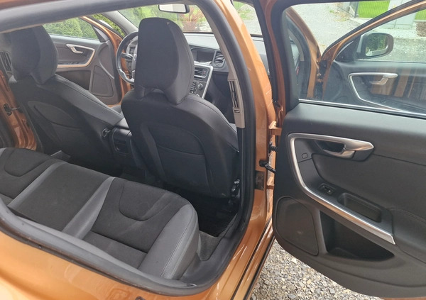 Volvo V60 cena 29000 przebieg: 265000, rok produkcji 2011 z Iłowa małe 277